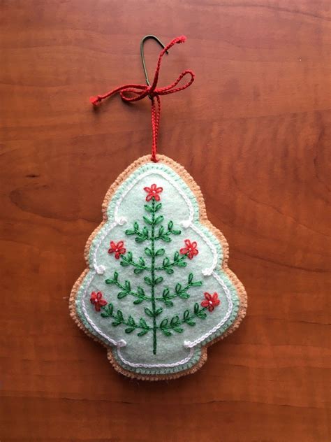 46 How to Make DIY Rustic Felt Christmas Trees  decorsavage  Diy felt