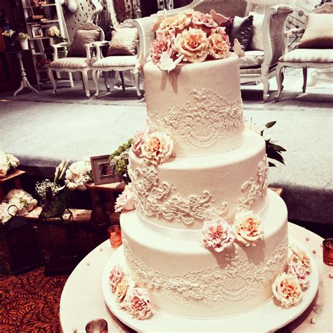 3 Layers Wedding Cakes By Lenovelle Cake