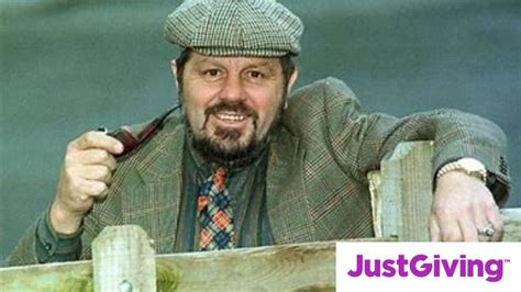 Crowdfunding To Erect A Statue Of Jethro At Camborne Station Anything
