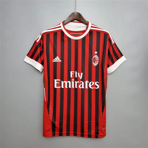 Three strikes at the marassi with tomasson's goal and shevchenko's brace. AC Milan 2002 2003 Home Football Shirt