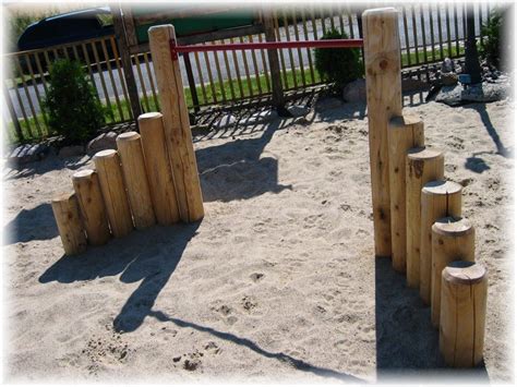 Klettergerüst spielgerüst holz mit turnreck und kletternetz für kinder im garten. Pin auf Kinderspiele Garten