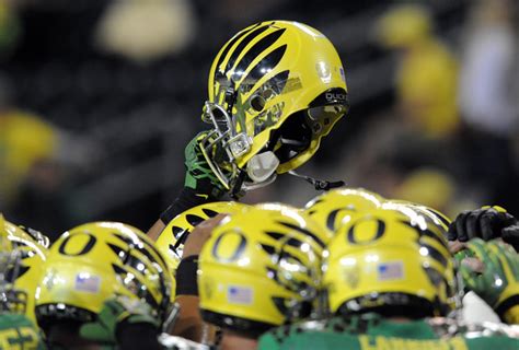 47 Oregon Ducks Helmet Wallpaper