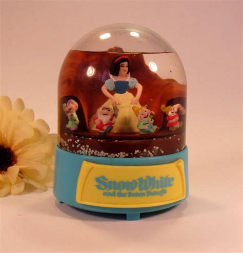 Vintage 1960s Disney Snow White And The Seven Dwarfs Snow Globe Music