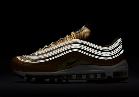 The women's air max 97 sports a wavy design on the upper shoe, making it instantly recognisable. Nike Air Max 97 Metallic Gold Release Date - Sneaker Bar ...