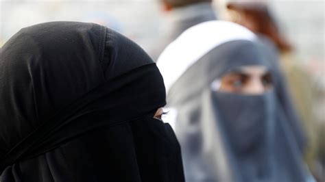 Denmark Passes Law Banning Burqas And Niqabs World News Sky News