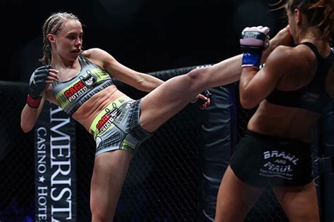 Thug Rose Female Mma Fighters Rose Namajunas Mma Women