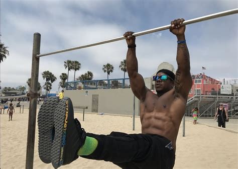 Pull Up Bar Ab Workout To Build Powerful Core Muscles