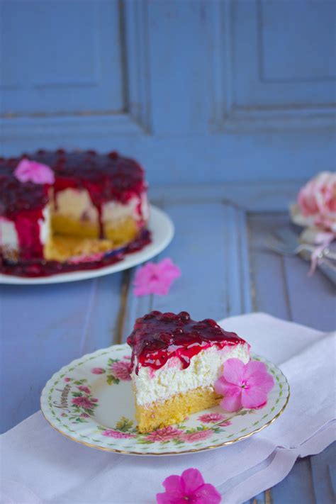 Rote grütze mit vanillesoße, foto: Rote Grütze Kuchen | Lisbeths