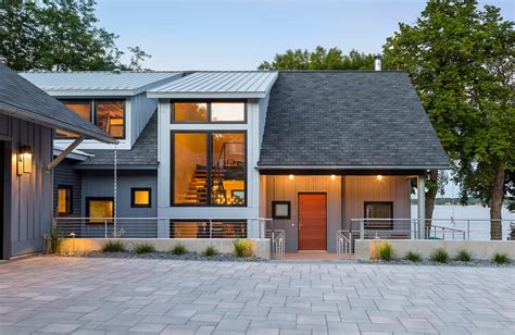 Contemporary Lake House In Minnesota Encourages Fun