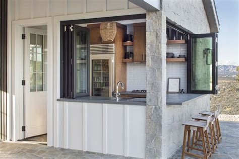 27 Stylish And Functional Small Outdoor Kitchen Ideas