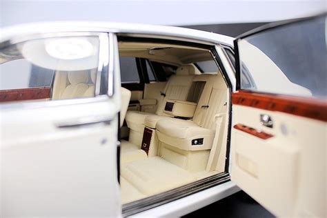 Review Kyosho Rolls Royce Phantom Ewb