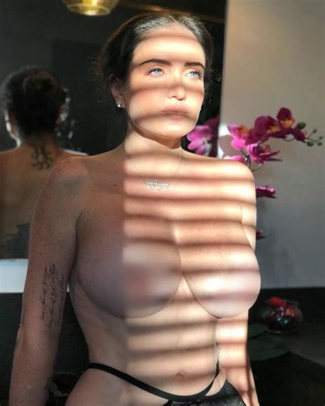 Celia Lora Desnuda Completamente Filtradas Famosas