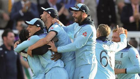 The latest bbc cricket news plus live scores, fixtures, results, tables, video, audio, blogs and analysis for all major uk and international leagues. Whisper scores BBC cricket highlights | News | Broadcast