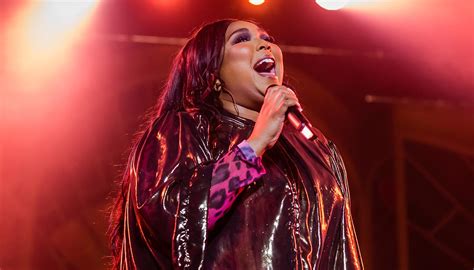 Lizzo Claims Shes Oppressed Ozzy Leaving The Us And More News