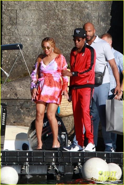 beyonce and jay z take a romantic boat ride on lake como photo 4111607 beyonce knowles jay z
