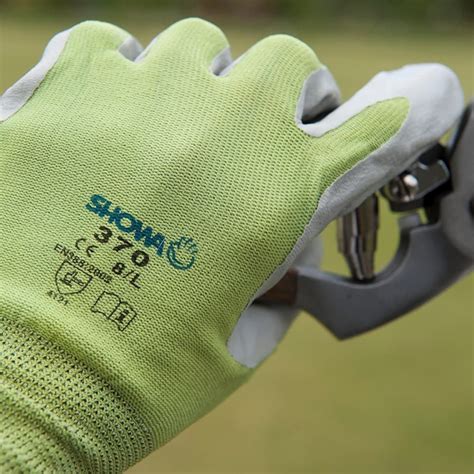 Buy Showa green nitrile gardening gloves 370 - wet and dry grip - 2