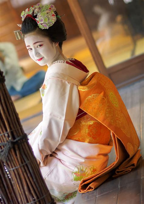 Maiko Kamishichiken Naoai Kyoto Japan Japan Fashion Kimono Japan Japanese Geisha