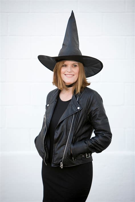 Halloween in France & Witch Chic Outfit - Affordable French Chic