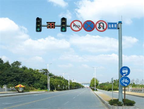 2021年4月30日，市道路运输事务中心党组副书记、主任郝祎一行前往轨道交通环线四公里站，调研指导运营安全工作。 鱼洞 金竹 鱼胡路 学堂湾 大山村 花溪 岔路口 九公里 麒龙 八公里 重庆交通大学 六公里 重庆工商大学 四公里 南坪 工贸 铜元局 两路口 牛角沱 华新街 观音桥. 交通信号灯 TFJTXHD-019 - 交通信号灯 - 扬州市腾飞钢杆照明器材有限公司,腾飞照明集团,太阳能路灯 ...