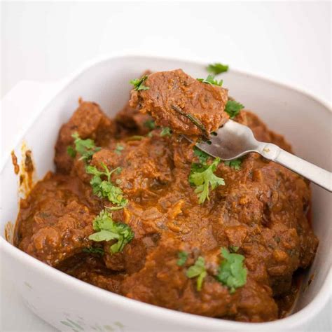 Slow cooked beef curry