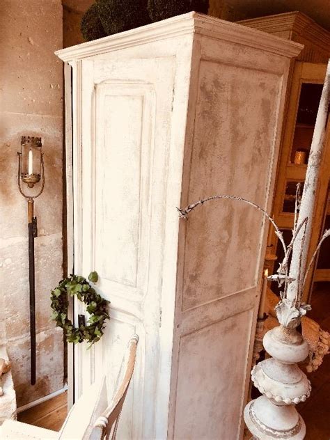 V32_h180 petite armoire 2 portes coulissantes julien, réalisée en chêne de ligne contemporaine hauteur 180 cm 4 étagères de chaque côté. Petite armoire de pensionnat 0,86 de longueur,0,46 de ...