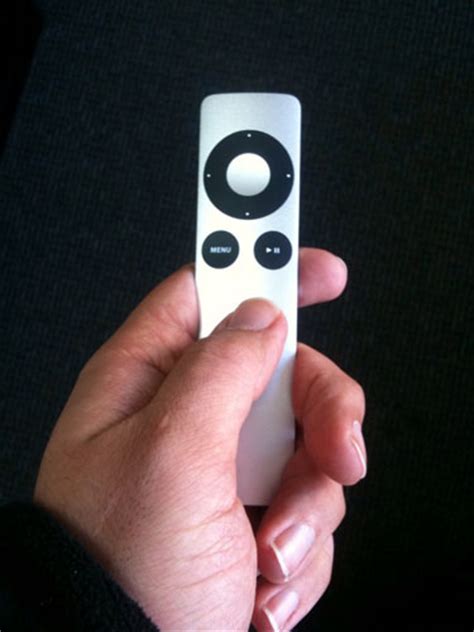 Review Apple Aluminum Remote Control For Iphone And Ipod Dock Apple
