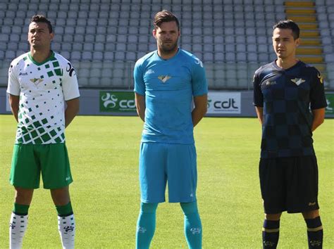 O vizela está de regresso à 1.ª liga, 36 anos depois. Moreirense apresentou novos equipamentos | MAISFUTEBOL