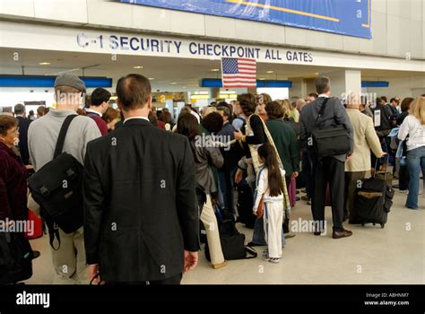 Security Checkpoint Line Newark Airport Nj Stock Photo Alamy