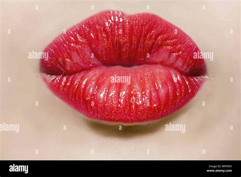 Download Free 100 Lips Kiss Close Up Wallpapers