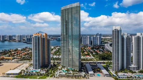 Luxury Residences The Grandiose The Armanicasa Tower In Florida