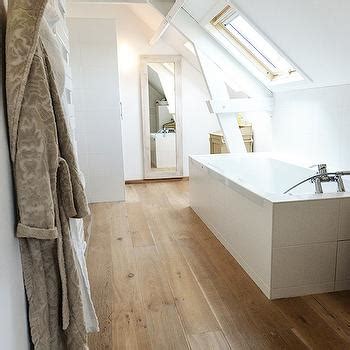 Making a small bath that doesn't feel small at all. Attic Bathroom Sloped Ceiling - Design, decor, photos, pictures, ideas, inspiration, paint ...