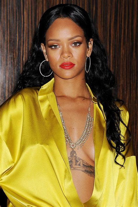 Rihanna Matte Lipstick And Ponytail Hairstyles Ss15 Hairstyles 2017