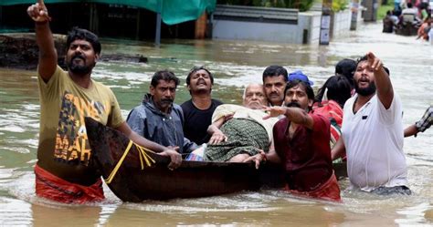 kerala flood indians win praise for helping each other through disaster national globalnews ca