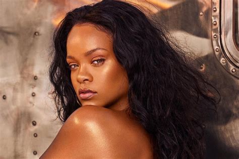 Полное имя — робин рианна фенти (robyn rihanna fenty). Give them the Shoulder Glow! Tips and Tricks to get ...