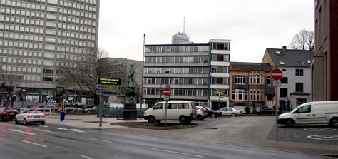 Gesellschaft für versicherungsdienstleistungen mbh, essen rüttenscheid, kluge beratung erfordert fachkenntnis, strategische und konzeptionelle planung, aber auch weitsicht und einfühlungsvermögen. Beispiel Bismarckplatz: Verbot der Einfahrt wird oft ...