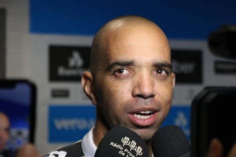 Diego tardelli plays for campeonato brasileiro série a team grêmio in pro evolution soccer 2020. Atlético-MG tem reunião por Tardelli e partes dão pontapé ...