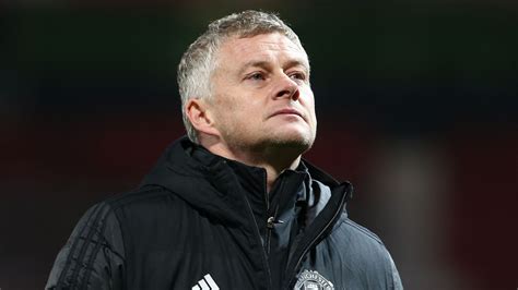 Manchester united are 'close' to agreeing their first signing of the summer, according to sky sports reporter julian warren. Ed Woodward: Manchester United to back Ole Gunnar Solskjaer in transfer window | Football News ...