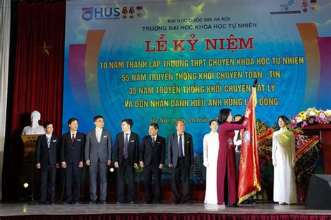 Nam sinh trường chuyên khoa học tự nhiên vào chung kết olympia. Trường THPT chuyên Khoa học Tự nhiên nhận danh hiệu Anh ...