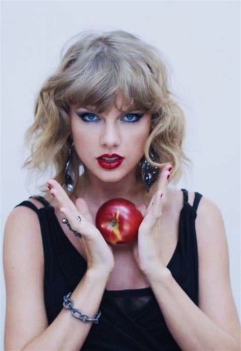 Taylor Swift Iphone Wallpapers Bigbeamng