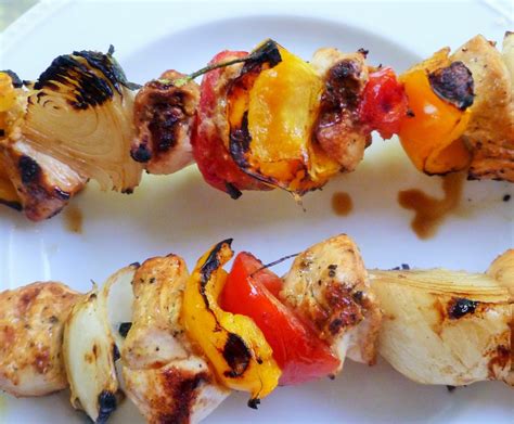 Both methods include combining rice and seasoning mix with water and a. Lindaraxa: Moroccan Style Chicken Kabobs On Yellow Rice ...