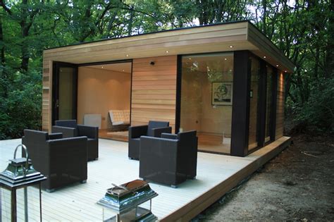 See a guesthouse built by grandpa for summertime fun studio solution: Jetson Green - Efficient Modern Studio in the Woods