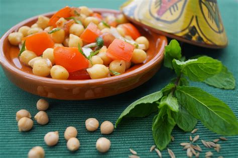 Salade de pois - chiches et tomates à l orientale