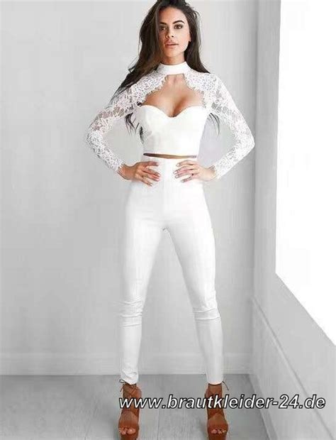 Brautkleid/hochzeitskleid rosa clara modell halia. Standesamt Mode | Damen Outfit in Weiß für den Standesamt ...