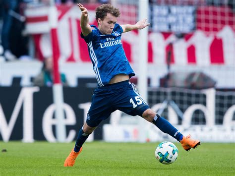 Der hamburger sv hat sich dank luca waldschmidt erneut vor dem abstieg aus der. HSV-Sturmhoffnung auf dem Sprung zur Konkurrenz?