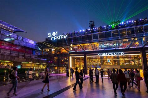 Bangkoks Siam Center And Discovery Malls