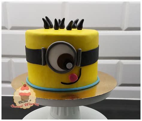Check out these super fun top minion cakes. Minion cake #minion #minioncake #minimioncake | Minion cake, Kids cake, Cake decorating