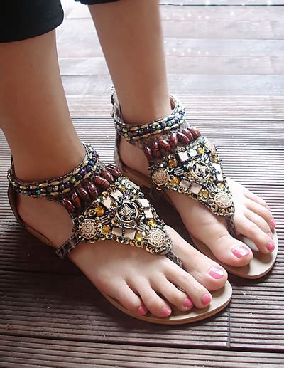 Beautiful Thong Toe Pu Leather Flat Sandals For Woman