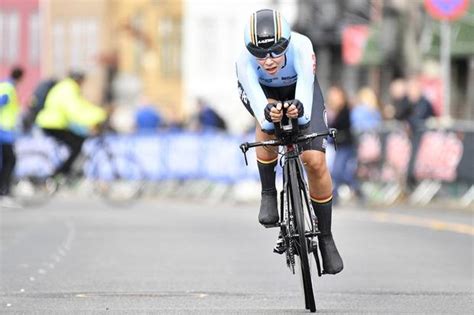 Nl bij het nk baanwielrennen won ze de nationale titel op de individuele achtervolging voor marianne vos en kirsten wild en werd. Shari Bossuyt pakt zilver op EK baanwielrennen - KW.be ...