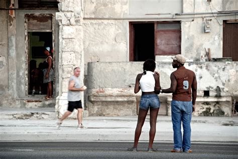 Mujeres Marcadas La Prostitución En La Cuba De Hoy