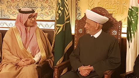 وحضر حفل الاستقبال عدد من الدبلوماسيين الروس، يتقدمهم ممثل الرئيس الروسي لشؤون الشرق الأوسط وشمال. سماحة المفتي يستقبل سفير المملكة العربية السعودية في لبنان ...